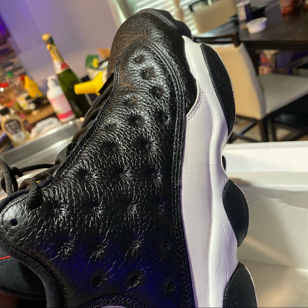 Men’s retro Jordan 13s black and white,reflective